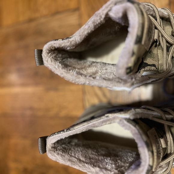 Men’s Tan Camouflage Fleece Boots - Picture 7 of 7